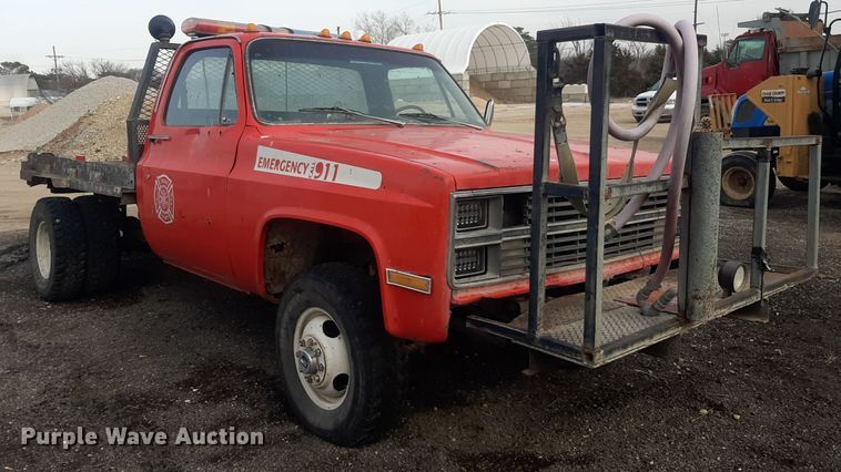 1983 Chevrolet K30  flatbed pickup truck - LX9973