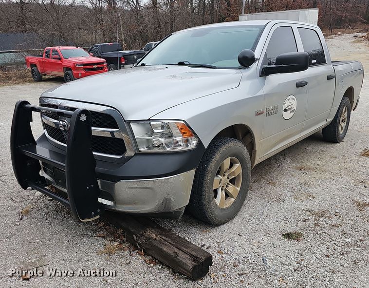 2017 Dodge Ram 1500  Crew Cab pickup truck - NP9296