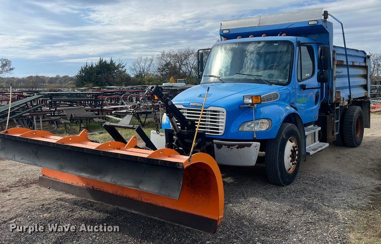 2004 Freightliner Business Class M2  dump truck - OA9109