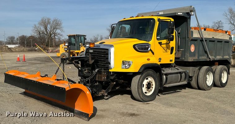 2015 Freightliner 114SD dump truck - OD9833