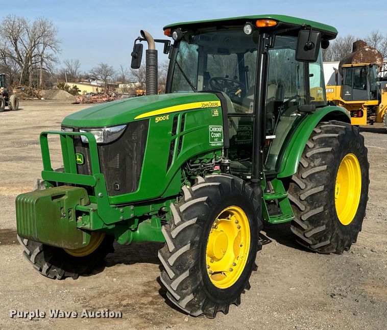 2014 John Deere 5100E  MFWD tractor - OD9834