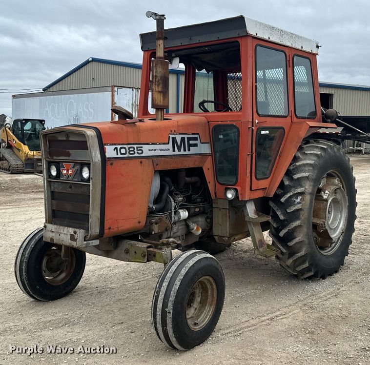 1976 Massey Ferguson 1085  tractor - OD9889