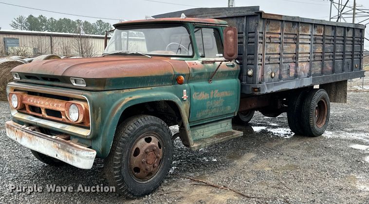 1963 Chevrolet C60  grain truck - OD9892