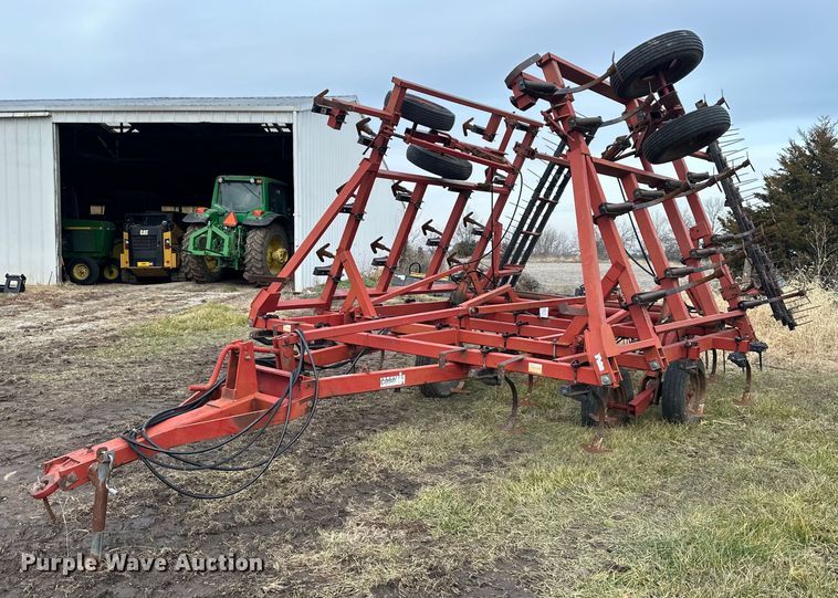 Case IH 4800  field cultivator - OF9215