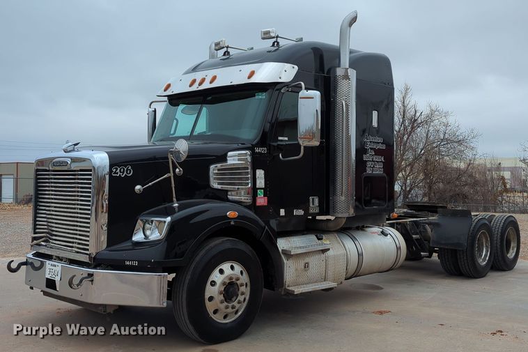 2016 Freightliner Coronado 122SD  semi truck - LY9498
