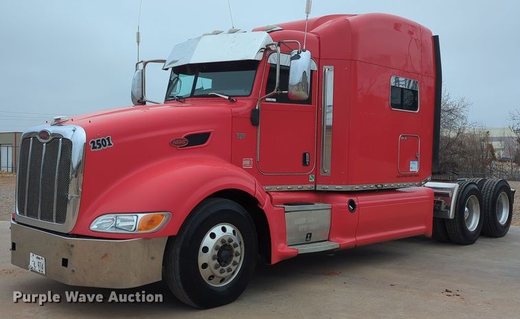 2013 Peterbilt 386  semi truck - LY9500