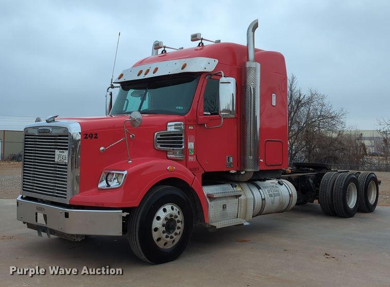 2016 Freightliner Coronado 122SD  semi truck - LY9501