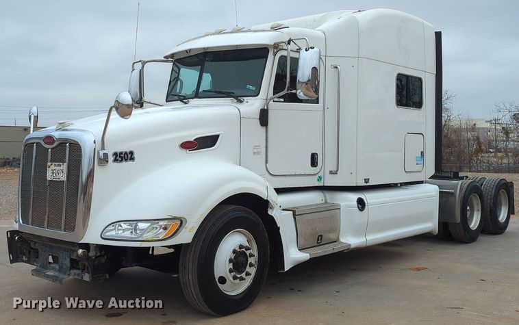 2015 Peterbilt 386  semi truck - LY9502