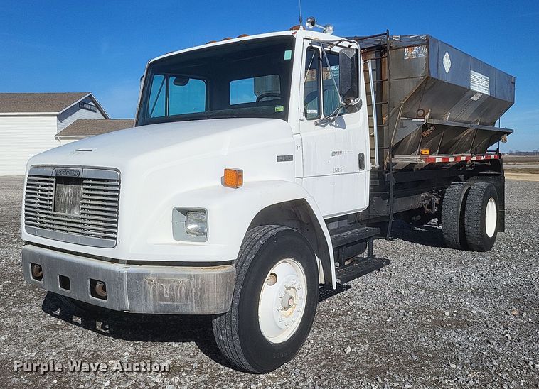 1995 Freightliner FL70  fertilizer delivery truck - MI9867