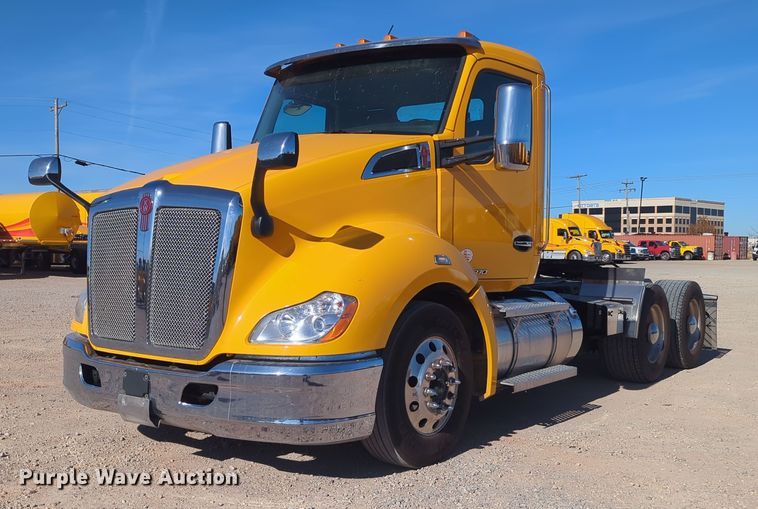 2020 Kenworth T680  semi truck - OD9106