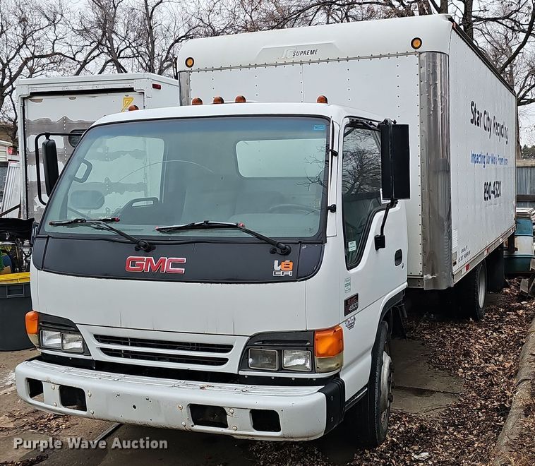 2003 GMC W4500  box truck - DP0794