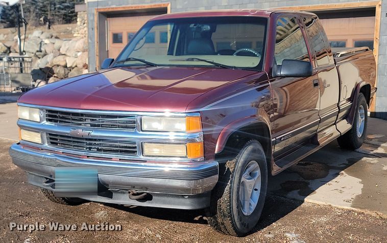 1998 Chevrolet K1500  Ext. Cab pickup truck - KT9644