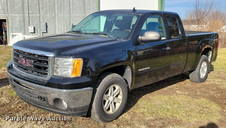 2011 GMC Sierra 1500  Ext. Cab pickup truck - LC9506