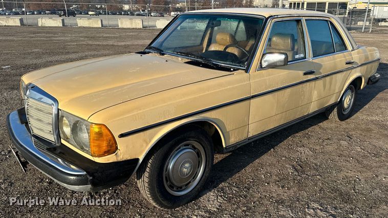 1983 Mercedes Benz 240D - NM9203