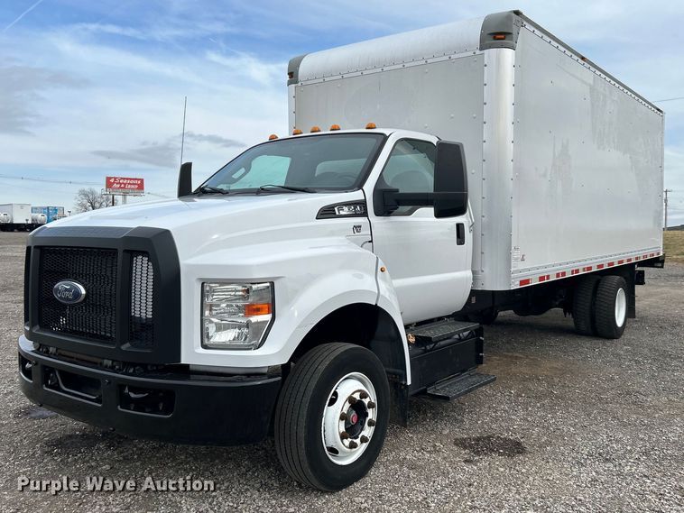 2016 Ford F650 Super Duty box truck - OM9235