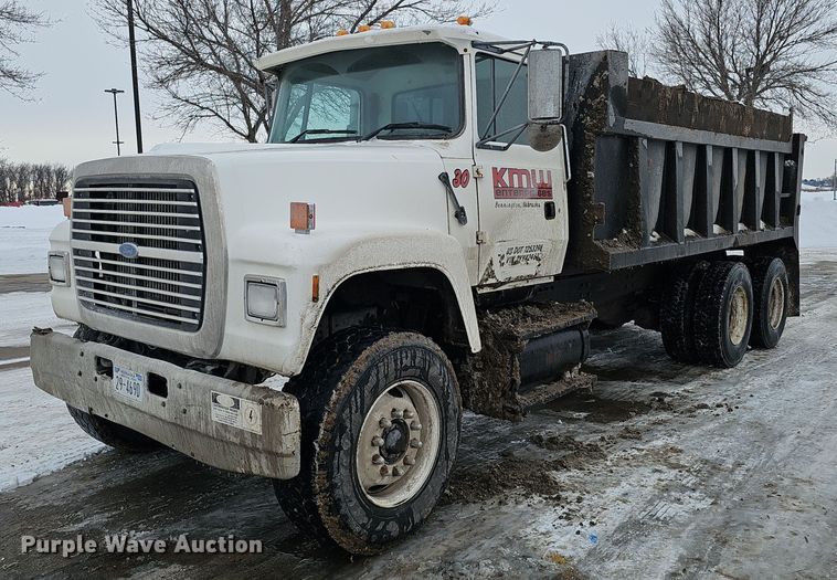 1997 Ford LT8000  dump truck - DK0493