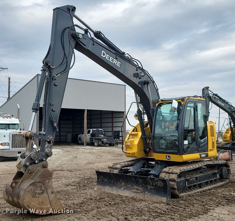 2022 John Deere 135G  excavator - DN8266