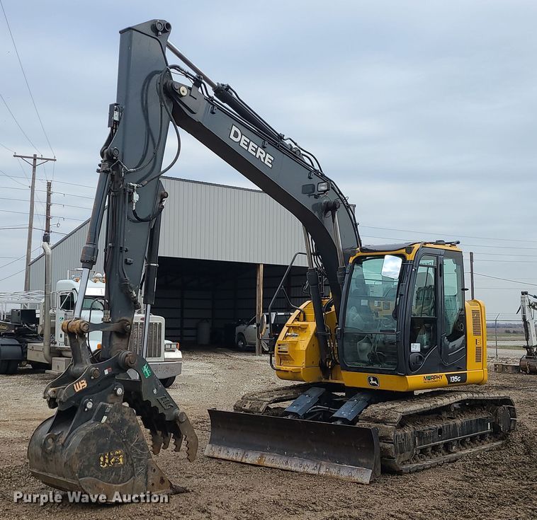 2022 John Deere 135G  excavator - DN8267