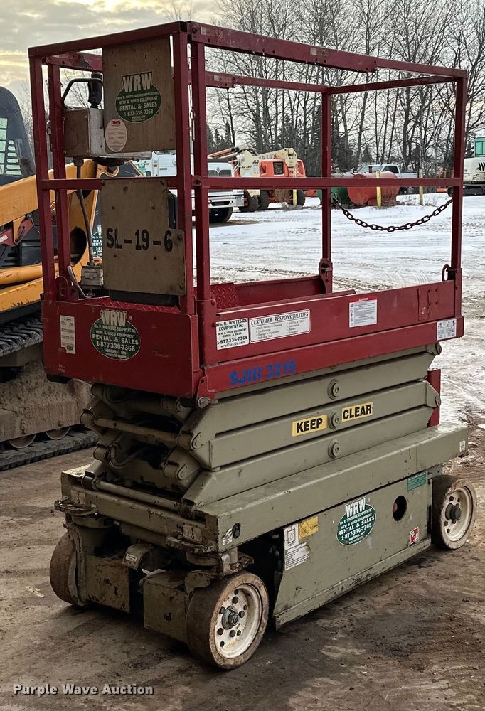 Sky Jack SJIII 3219  scissor lift - LO9446