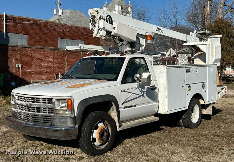 1999 Chevrolet 3500 HD bucket truck - OD9911