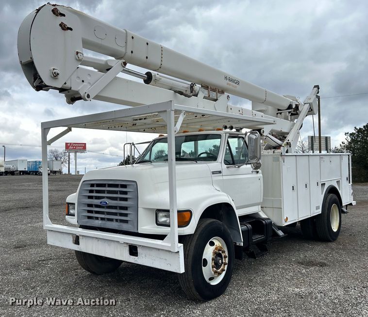 1997 Ford F800 bucket truck - OM9247