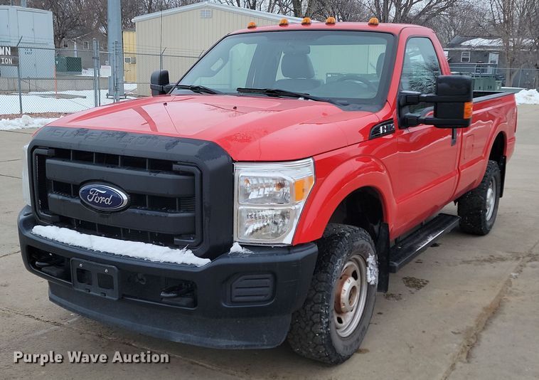 2016 Ford  F-350 pickup truck - KT9646