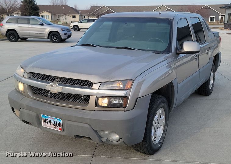2002 Chevrolet  Avalanche Crew Cab pickup truck - KT9650