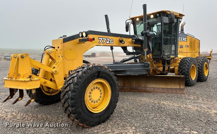 2013 John Deere  772G motor grader - LK9738