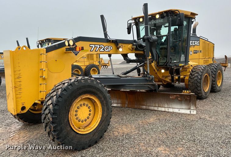 2014 John Deere 772GP motor grader - LK9739