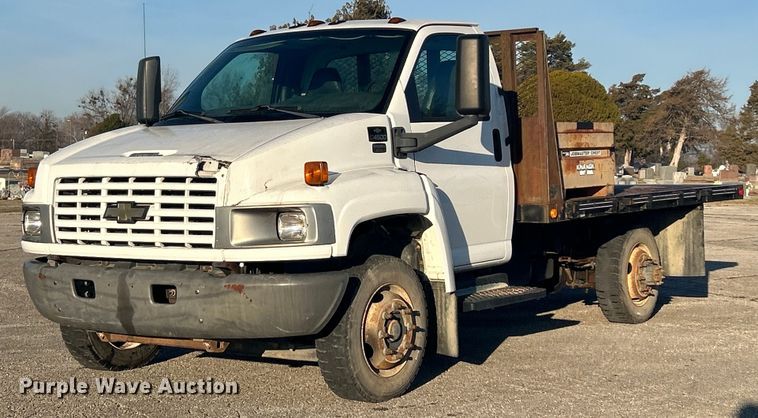 2004 Chevrolet  C4500 flatbed truck - NB9316