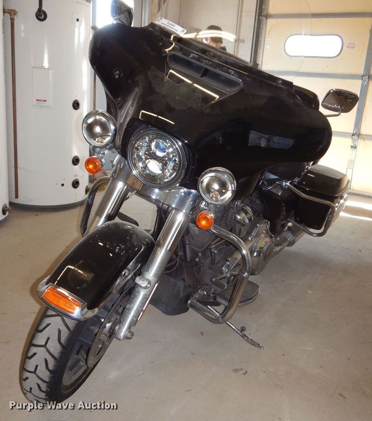 2017 Harley Davidson motorcycle - OL9405