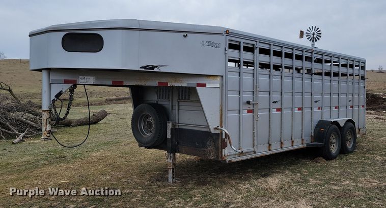 2009 Titan livestock trailer - DL7824