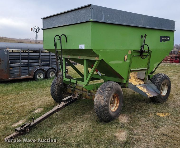 Parker 2500 gravity wagon - DL7833