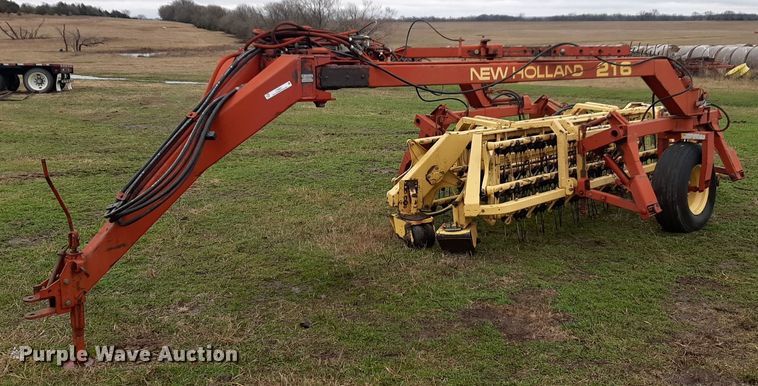New Holland 216 hay rake - LY9021