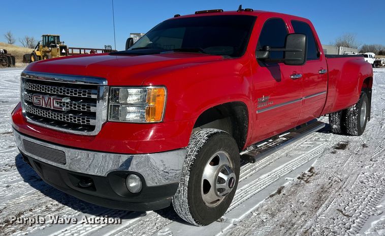 2012 GMC Sierra 3500HD Crew Cab pickup truck - DM2654