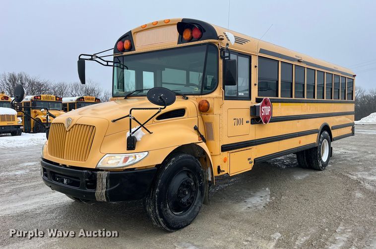 2006 International CE300 school bus - LD9301