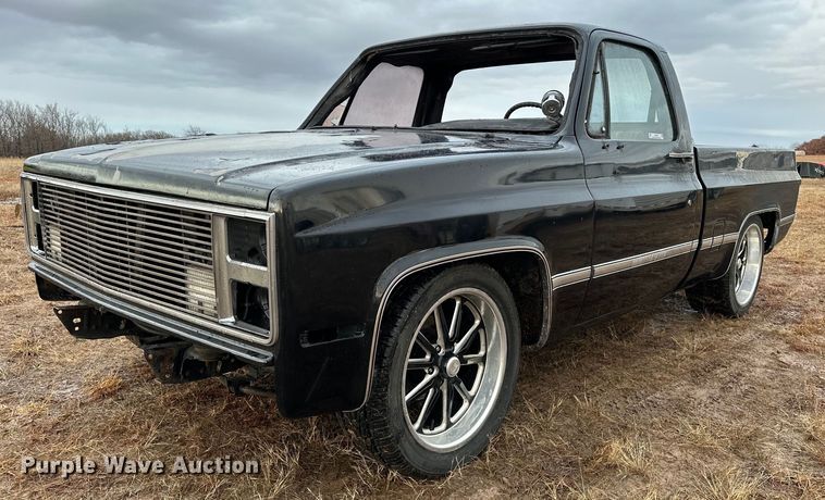 1986 GMC  C1500 pickup truck - LK9749