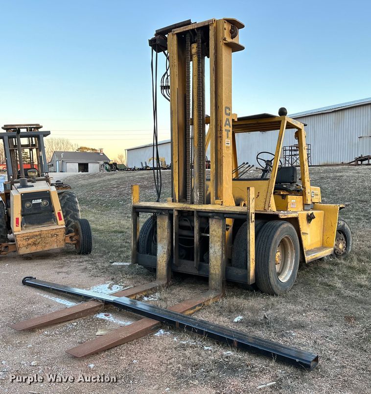 Caterpillar  V225 forklift - LK9776