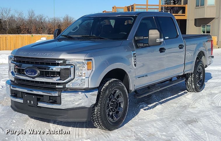 2020 Ford F350 Super Duty XLT Crew Cab pickup truck - MQ9575