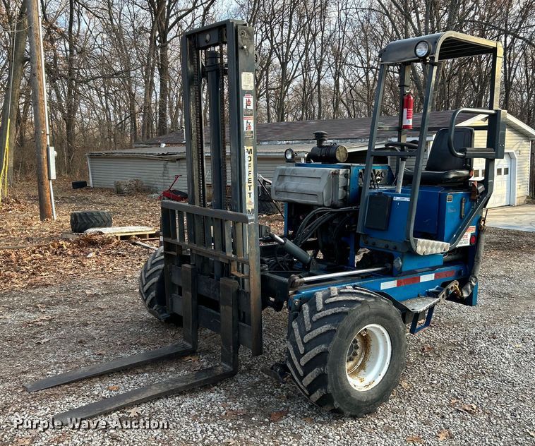 2003 Moffett M5500 forklift - NE9692
