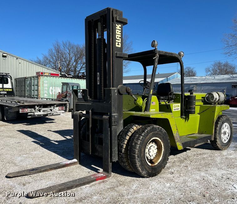 Clark CHY300 forklift - NE9719