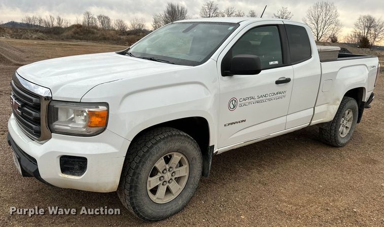 2015 GMC Canyon Ext. Cab pickup truck - NM9226