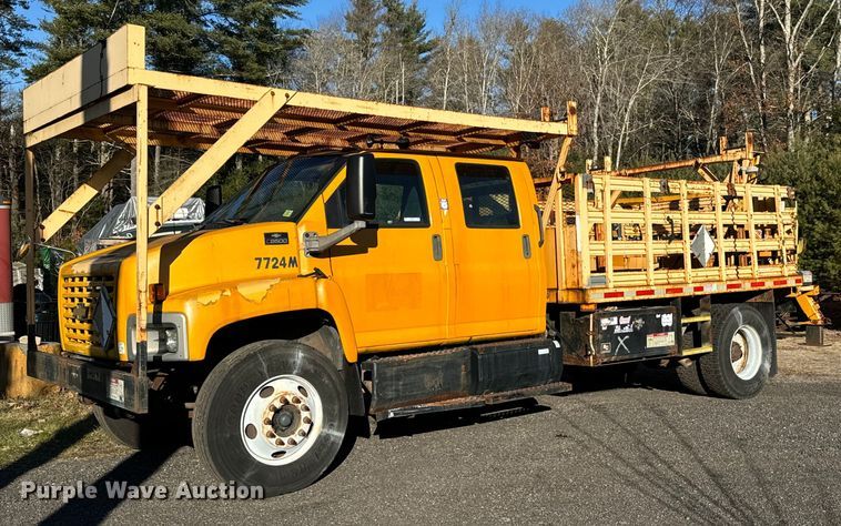 2005 Chevrolet  C8500 Crew Cab flatbed truck - NN9361
