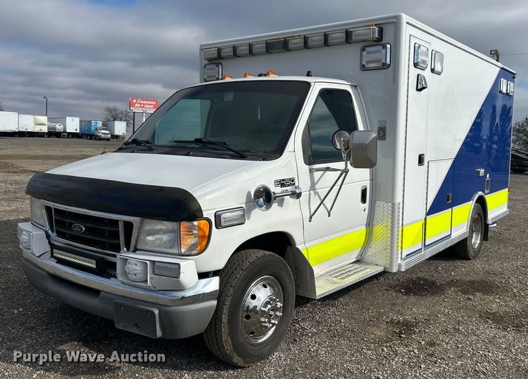2000 Ford E450 Super Duty  ambulance - OI9530