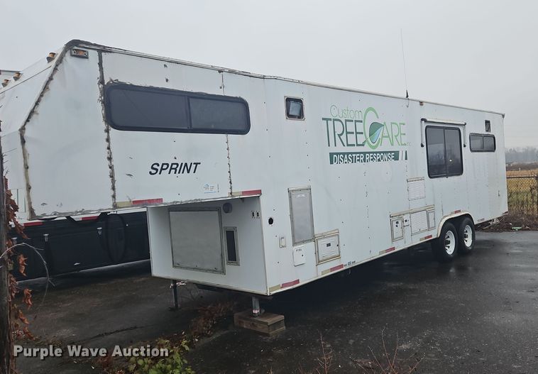 2000 Progressive  PSG21034 camper - OJ9710