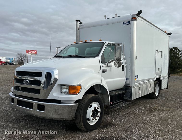 2005 Ford F650 Super Duty service truck - OM9233