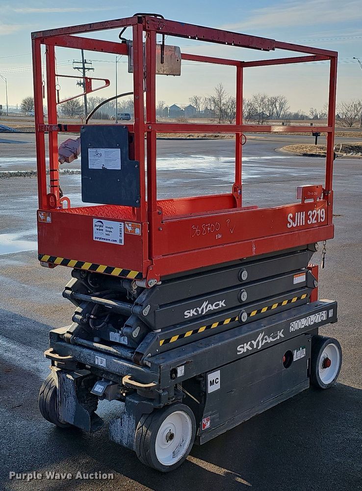 2018 SkyJack SJIII-3219 scissor lift - DK0514