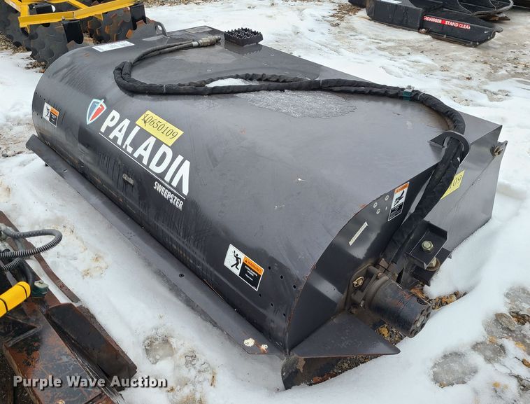 Paladin skid steer broom - DN8287