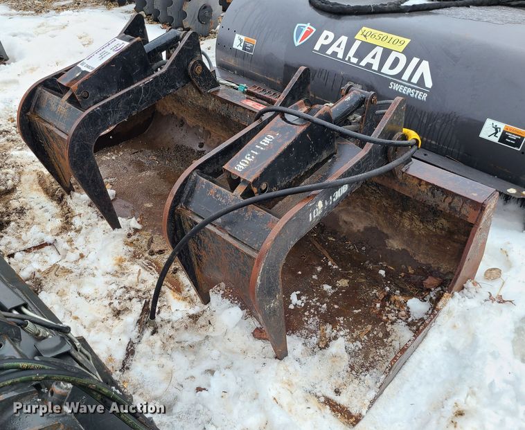 Arrow skid steer grapple bucket - DN8288