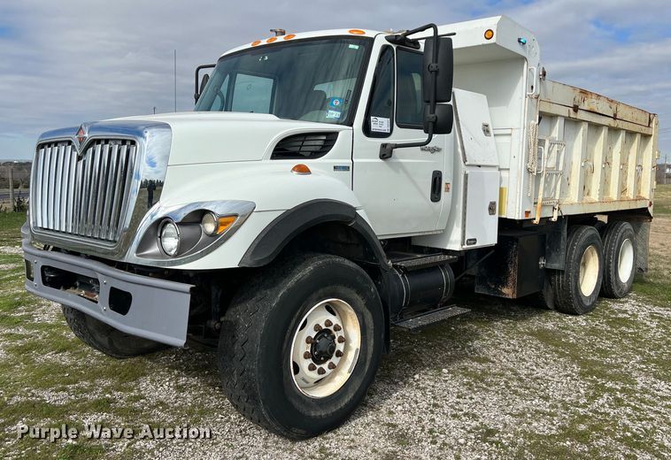 2010 International 7500 dump truck - DQ2357